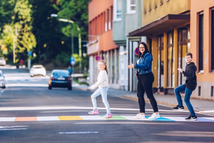 Bitte vor den Schulen noch vorsichtiger fahren! Kinder sind sich der Gefahren oft nicht bewusst. Foto: Stadt Villach/Marta Gillner