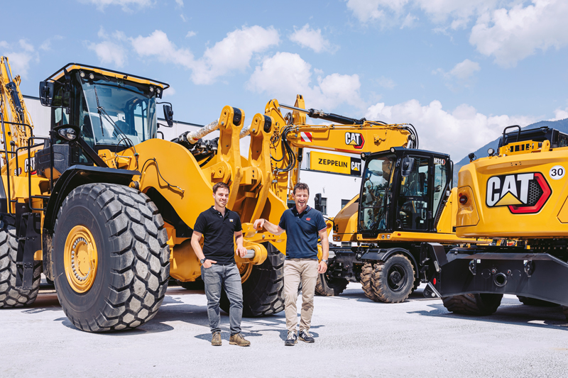 Modernste, zuverlässige Technologie - Caterpillar bietet in Stadelbach nahezu sein gesamtes Produktprogramm. Kompetente Partner der Wirtschaft: Niederlassungsleiter Ing. Ferdinand Luschnig (rechts) und Jochen Holzfeind, Leitung Kundendienst.Fotos: Marta Gillner