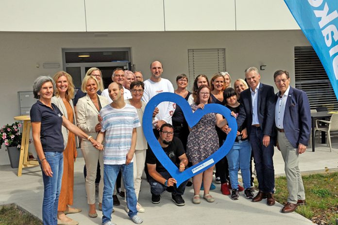 Riesenfreude über neues Wohnen mit Inklusion im Charlottenhof in Unterjeserz. Foto: KK/Sobe