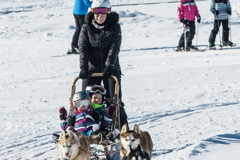 Im Kinder-Snowpark in Rogla noch mehr Spaß bei der ersten Begegnung mit dem Schnee.	Foto: Peter Marinšek