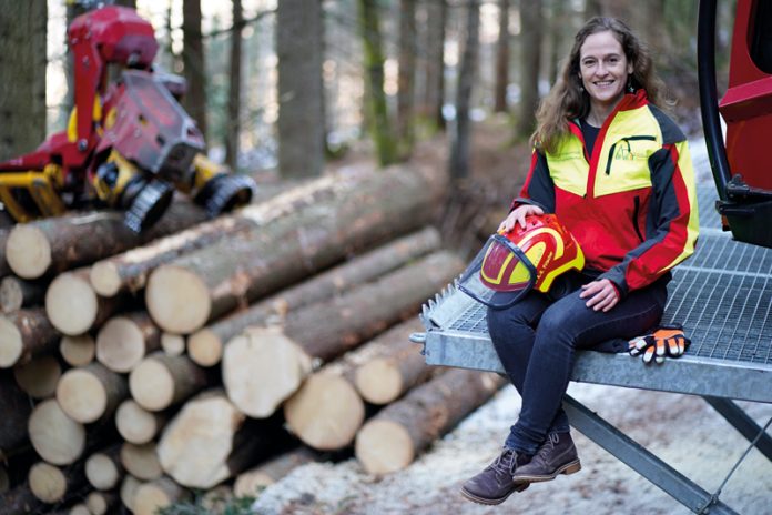 Diplomingenieurin Anna-Sophie Pirtscher: „Es ist sehr riskant, nur auf eine Baumart zu setzen.“ Foto: FAST