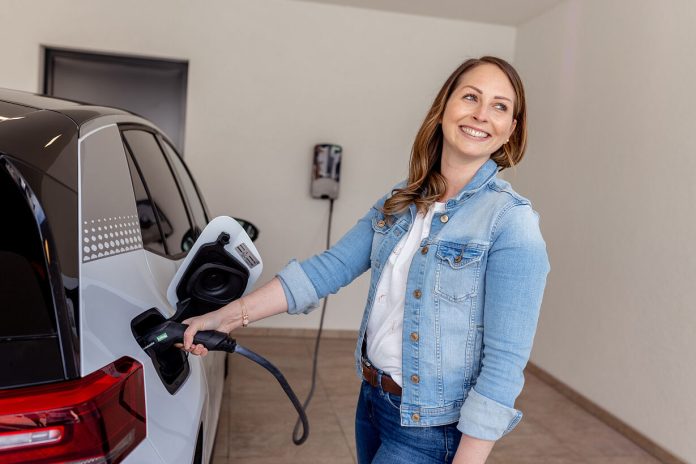 Die Kelag unterstützt im Rahmen ihres aktuellen Prämienprogramms ihre Kundinnen und Kunden bei der Anschaffung nachhaltiger Investitionen in Wärmepumpen und E-Mobilität. Foto: Kelag