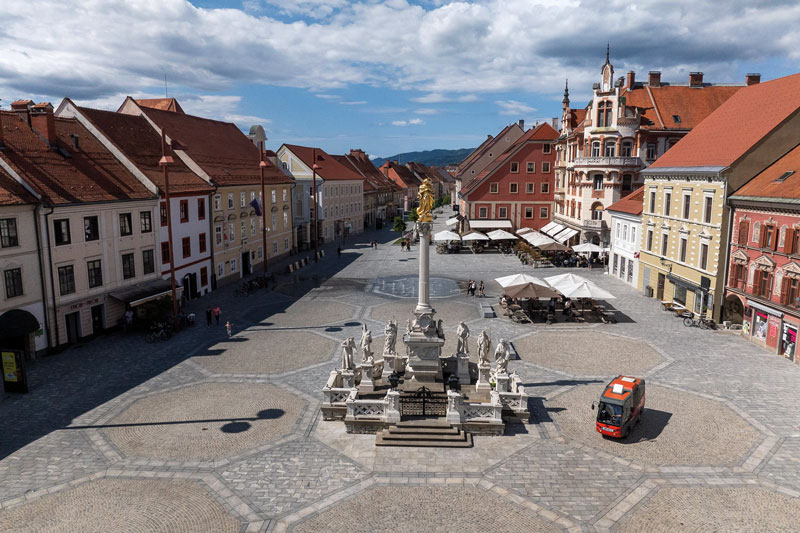Der Glavni trg ist der zweitgrößte Platz in Maribor, auf dem Geschichte und das Treiben des städtischen Lebens zusammenfließen.Foto: Touristik Maribor 