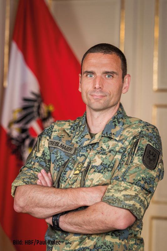 Oberst des Generalstabsdienstes Mag. (FH) Dr. Alexander Treiblmaier übernimmt das Kommando. Fotos: Arno Pusca/Bundesheer, HBF/Paul Kulec