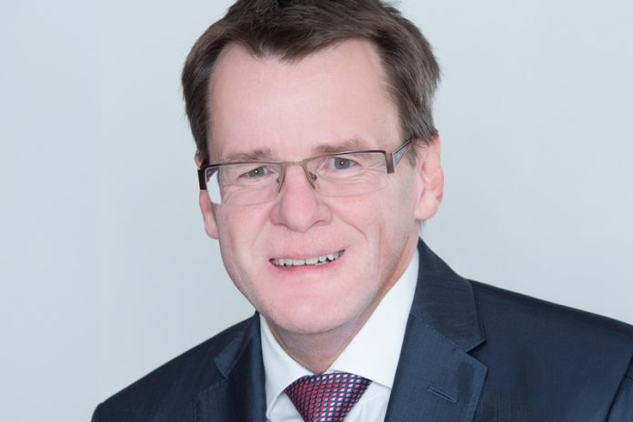 AMS-Landesgeschäftsführer Mag. Peter Wedenig: „Villach und Wolfsberg konnten 2025 als einzige Bezirke die Arbeitslosigkeit abbauen.“Foto: AMS Kärnten/C. Knauder